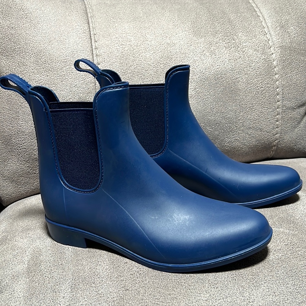 NWT navy boots